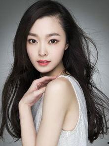 戚微个人资料,才华横溢的文艺新星，多面手才女的人生轨迹